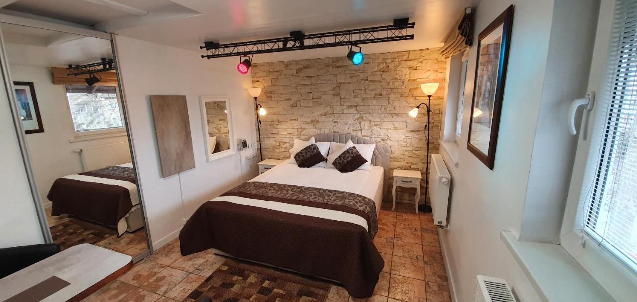 Aparthotel 3 ,, Cosy House Studio" & Parking คอนัส ภายนอก รูปภาพ