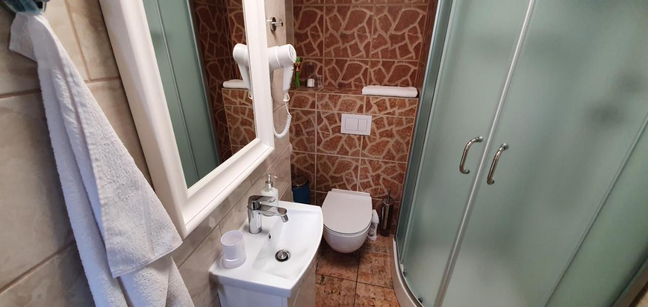 Aparthotel 3 ,, Cosy House Studio" & Parking คอนัส ภายนอก รูปภาพ