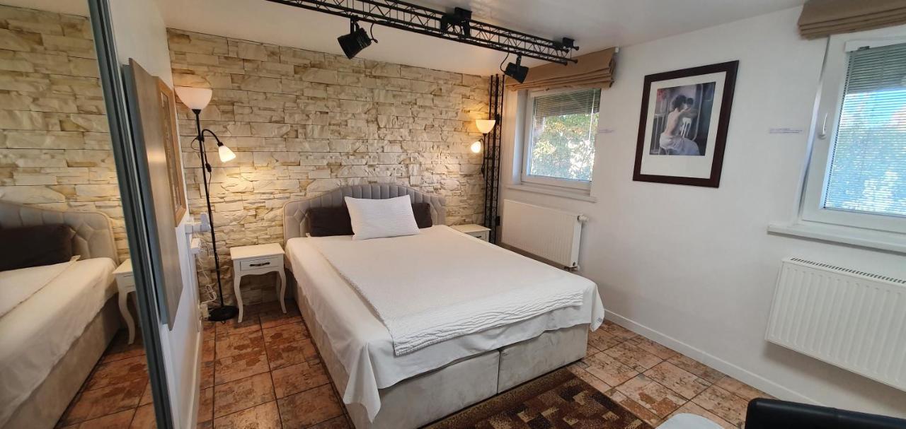 Aparthotel 3 ,, Cosy House Studio" & Parking คอนัส ภายนอก รูปภาพ